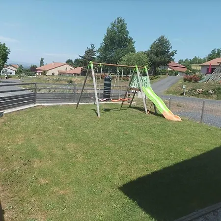 Privatunterkunft A La Campagne Dans Jolie Maison En Bois.