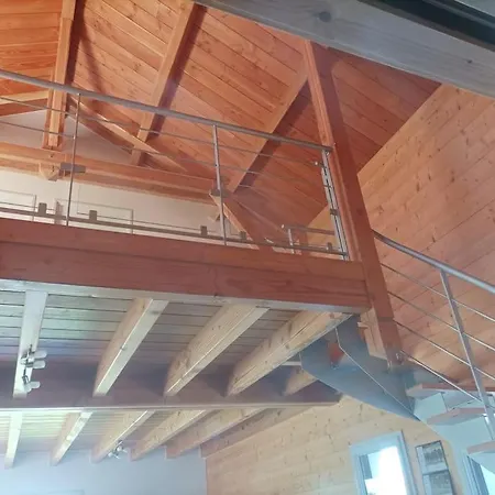 A La Campagne Dans Jolie Maison En Bois. Laussonne